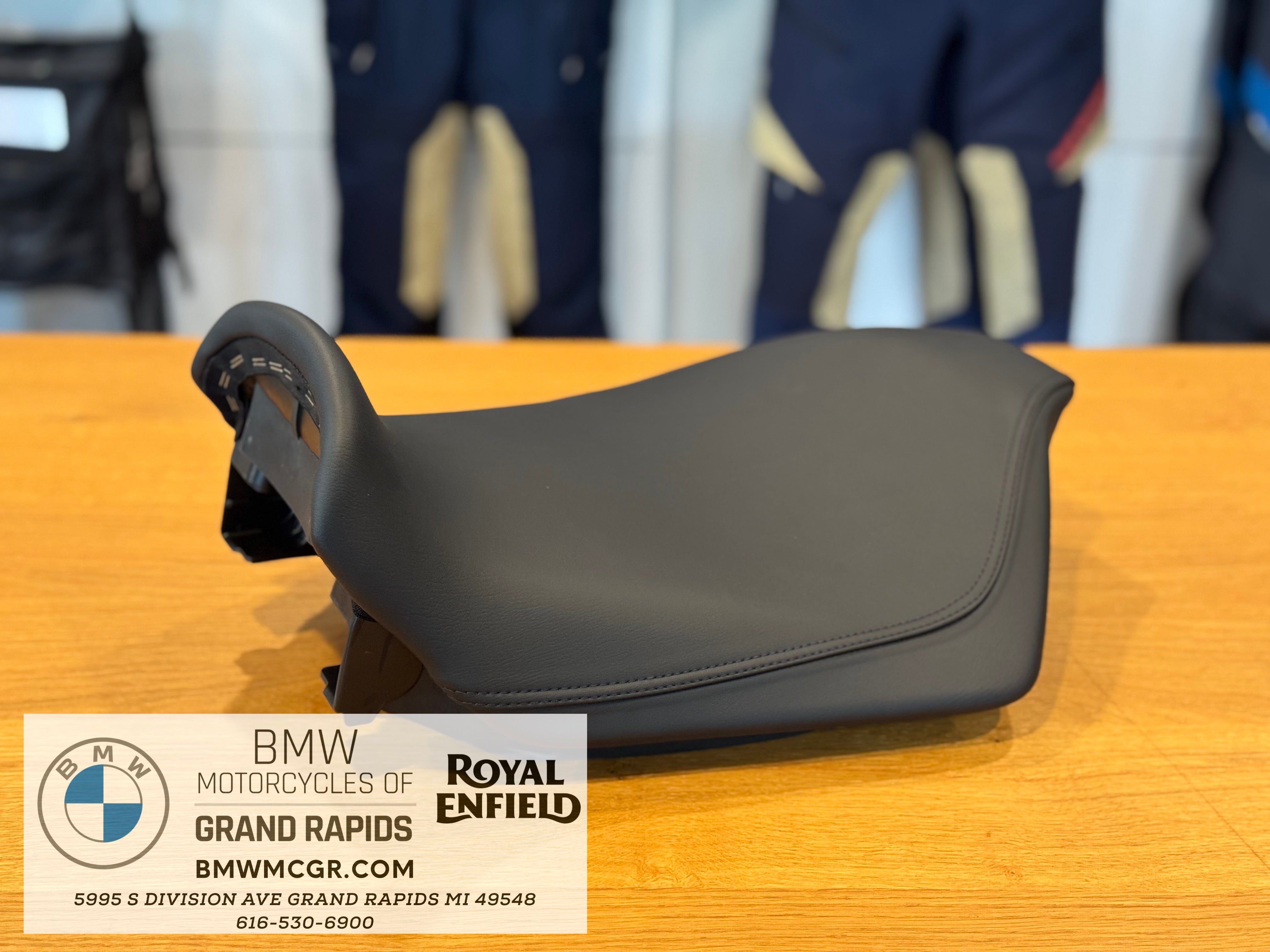 BMW R1300RT Comfort Rider's Seat, Black, Heated, Low – BMW