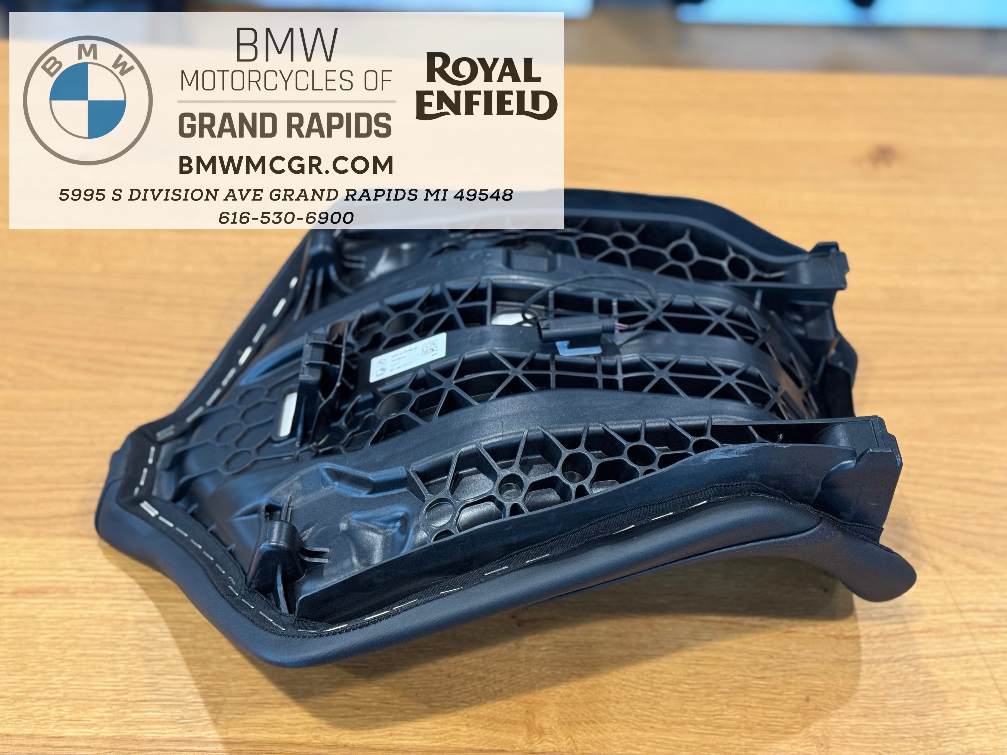 BMW R1300RT Comfort Rider's Seat, Black, Heated, Low – BMW