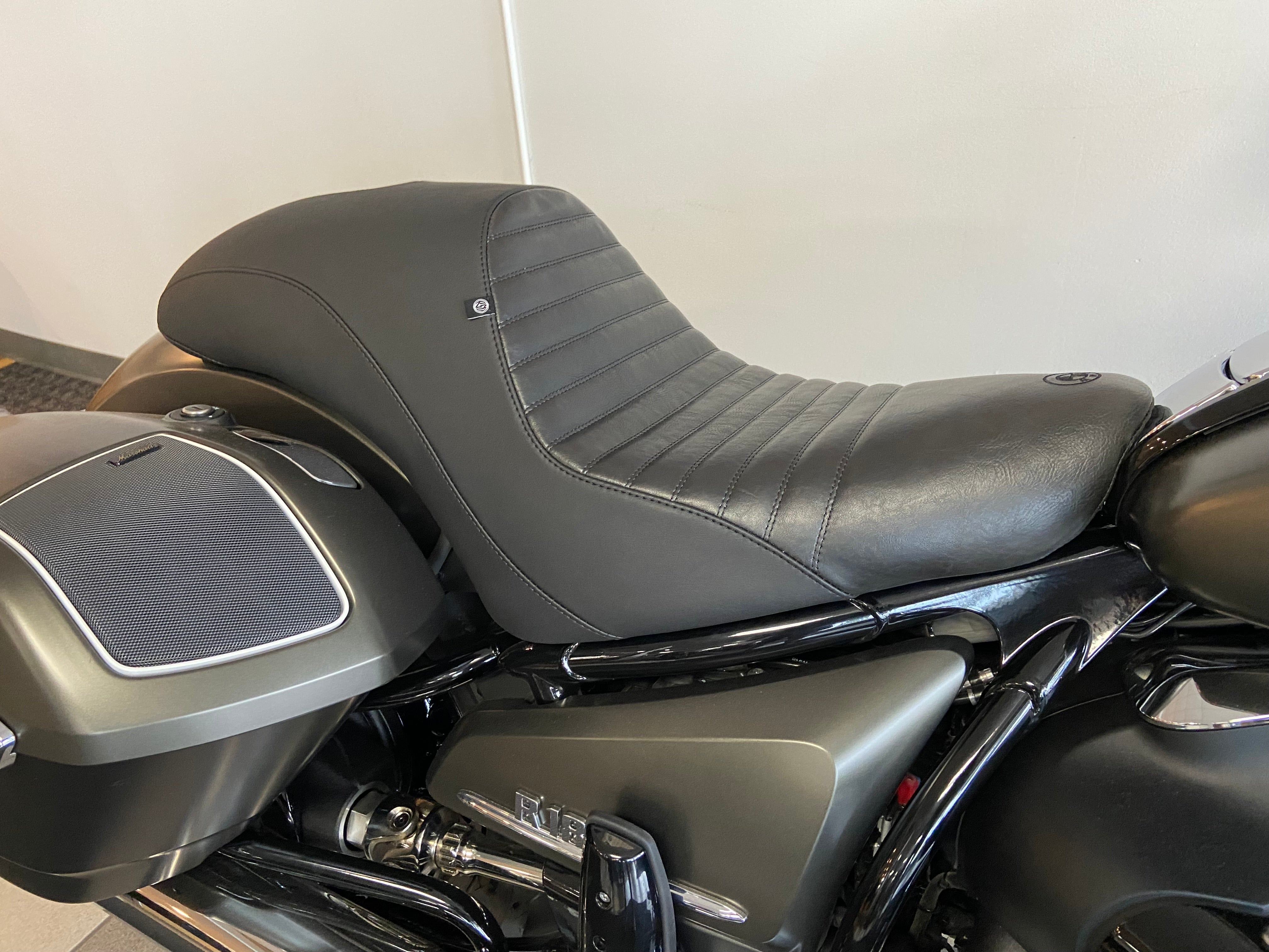 BMW VINTAGE FASTBACK SEAT FITS 2022-2023 BMW R18 Bagger R18B – BMW  Motorcycles of Grand Rapids