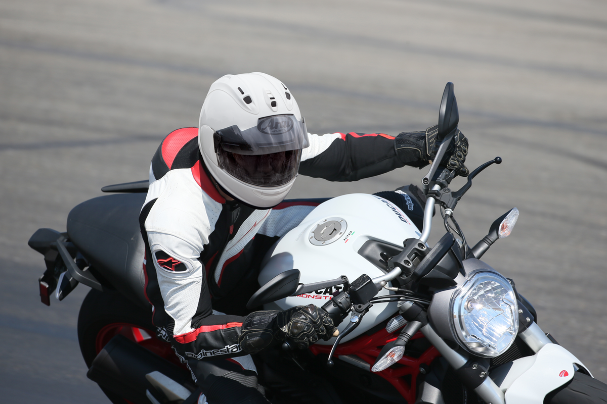 Arai Corsair-X Solid — White — angle 6