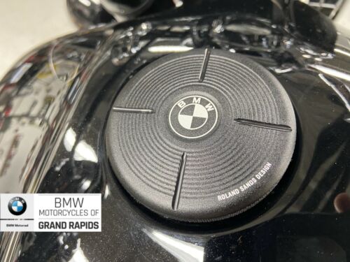 BMW Machined Fuel Cap Two-Tone Black for 2021-2024 R18, R18C and R18 Roctane